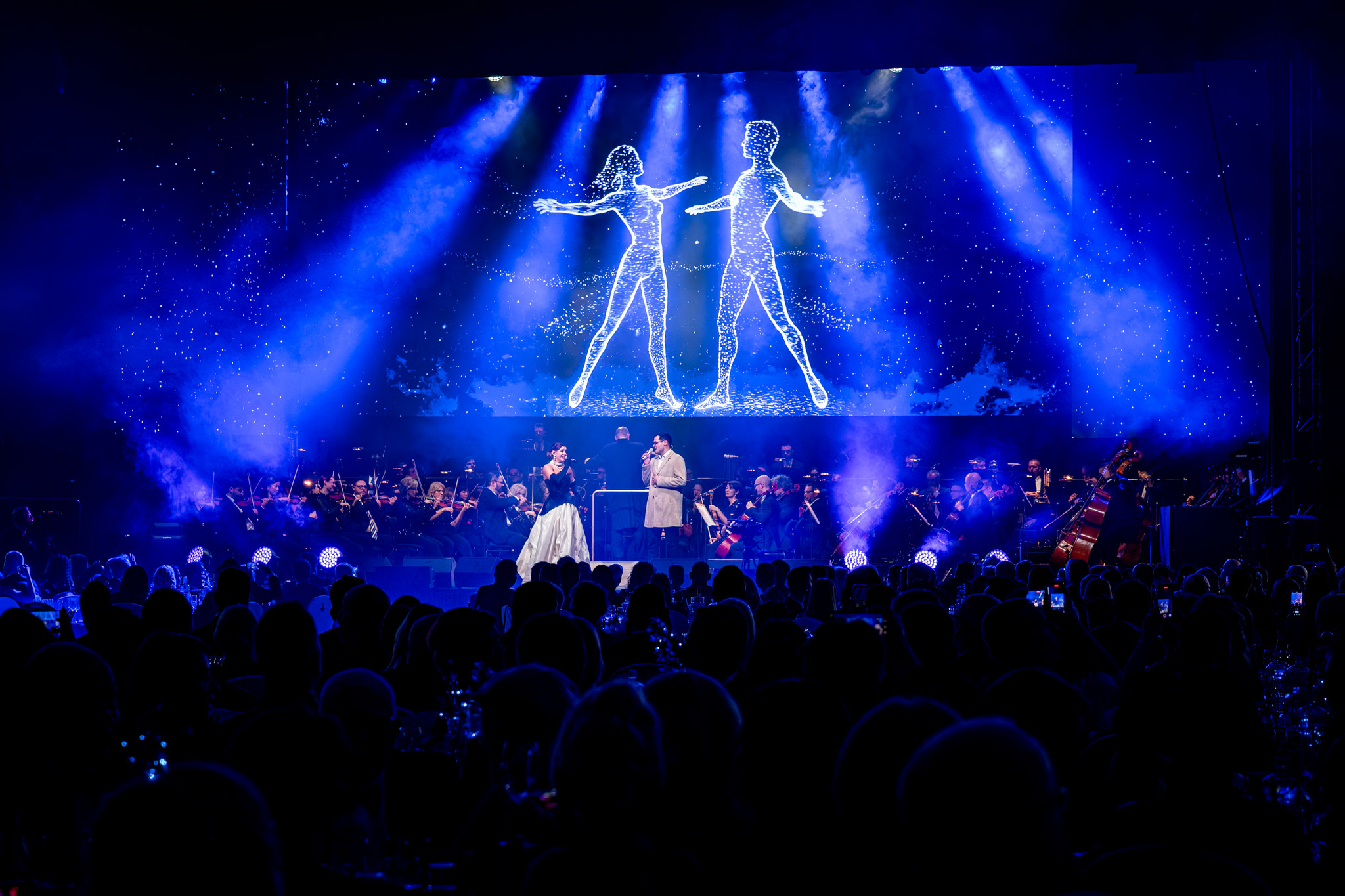 今年的舞会再次带来了难忘的时刻与出色的氛围。（摄影：András Adorján, Máté Dudás